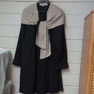 Ladies  Black  Coat with Beige  Scarf/ Hood Size 7, But Fits M/L